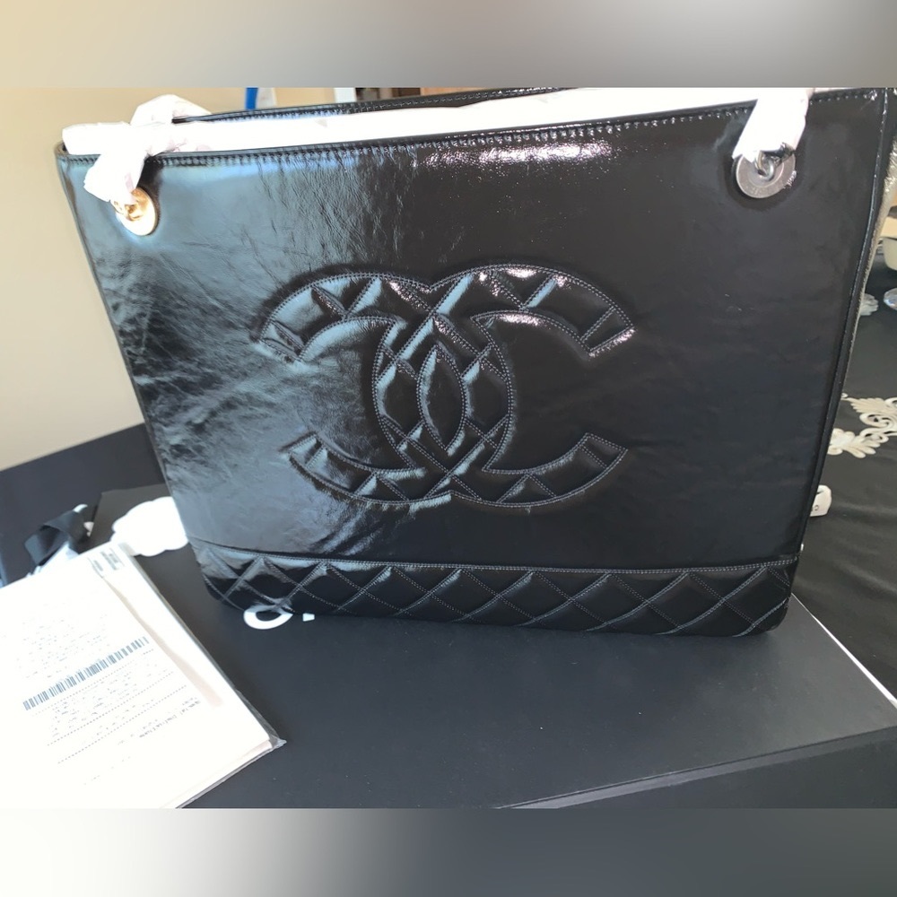 Chanel classic tote
